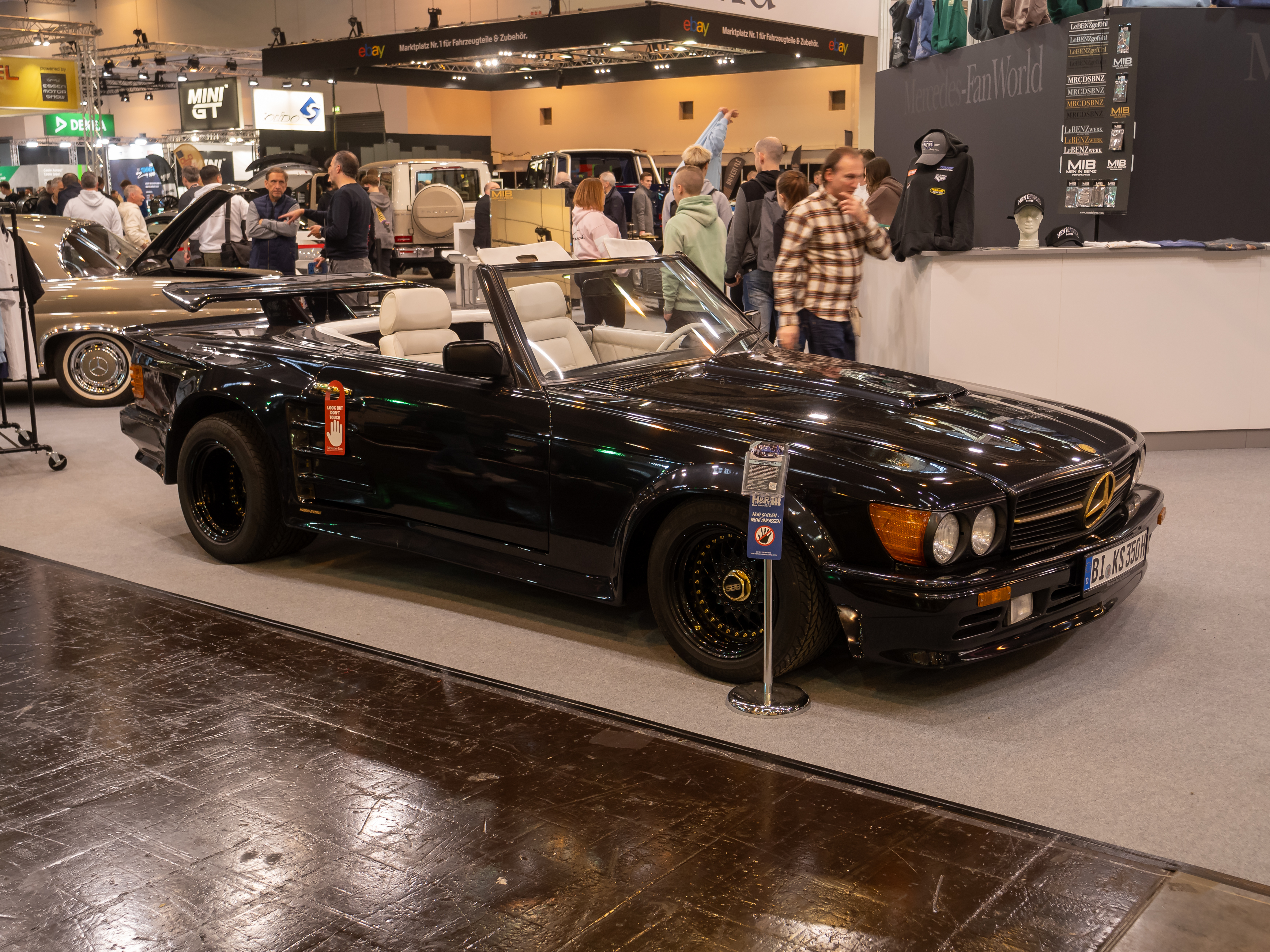 Mercedes-Benz 350 SL R107 modificeret med Koenig Specials styling