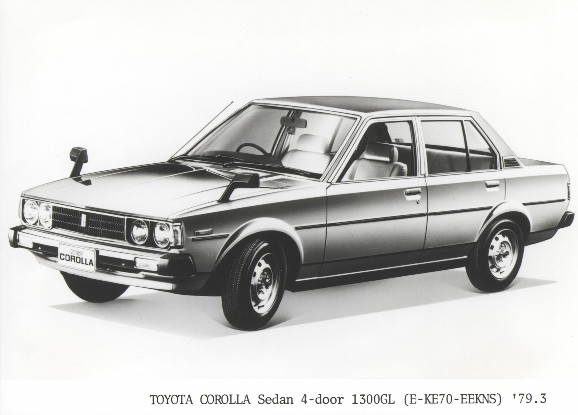 Sort-hvidt arkivfoto af Toyota Corolla fra 1979-generationen.